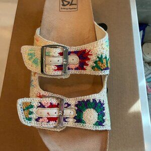 Dirty Laundry NEW in Box Crochet Quilt Wedge Buckle Slide Size 8.5